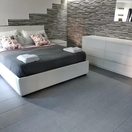 Casa Di Carlo E Vale *