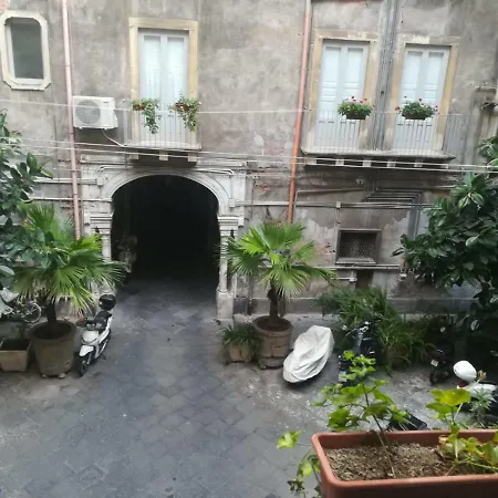 Casa Di Carlo E Vale Apartamento Catânia