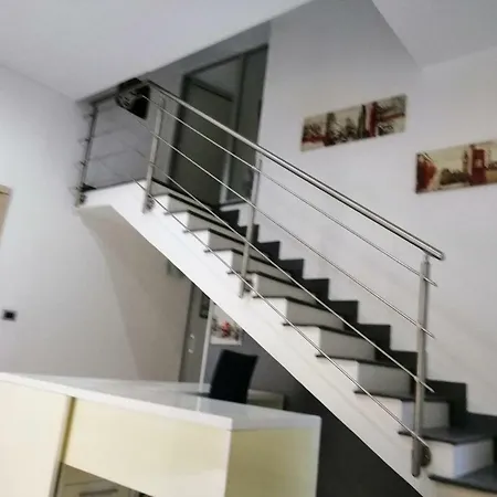 Casa Di Carlo E Vale *