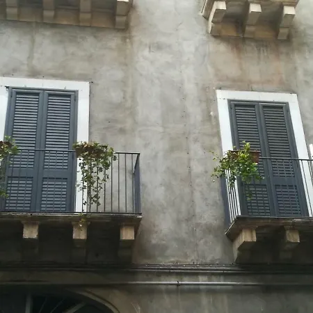 Apartment Casa Di Carlo E Vale Catania