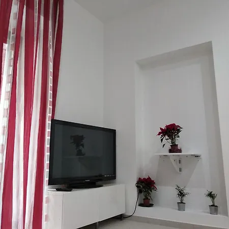 Casa Di Carlo E Vale *